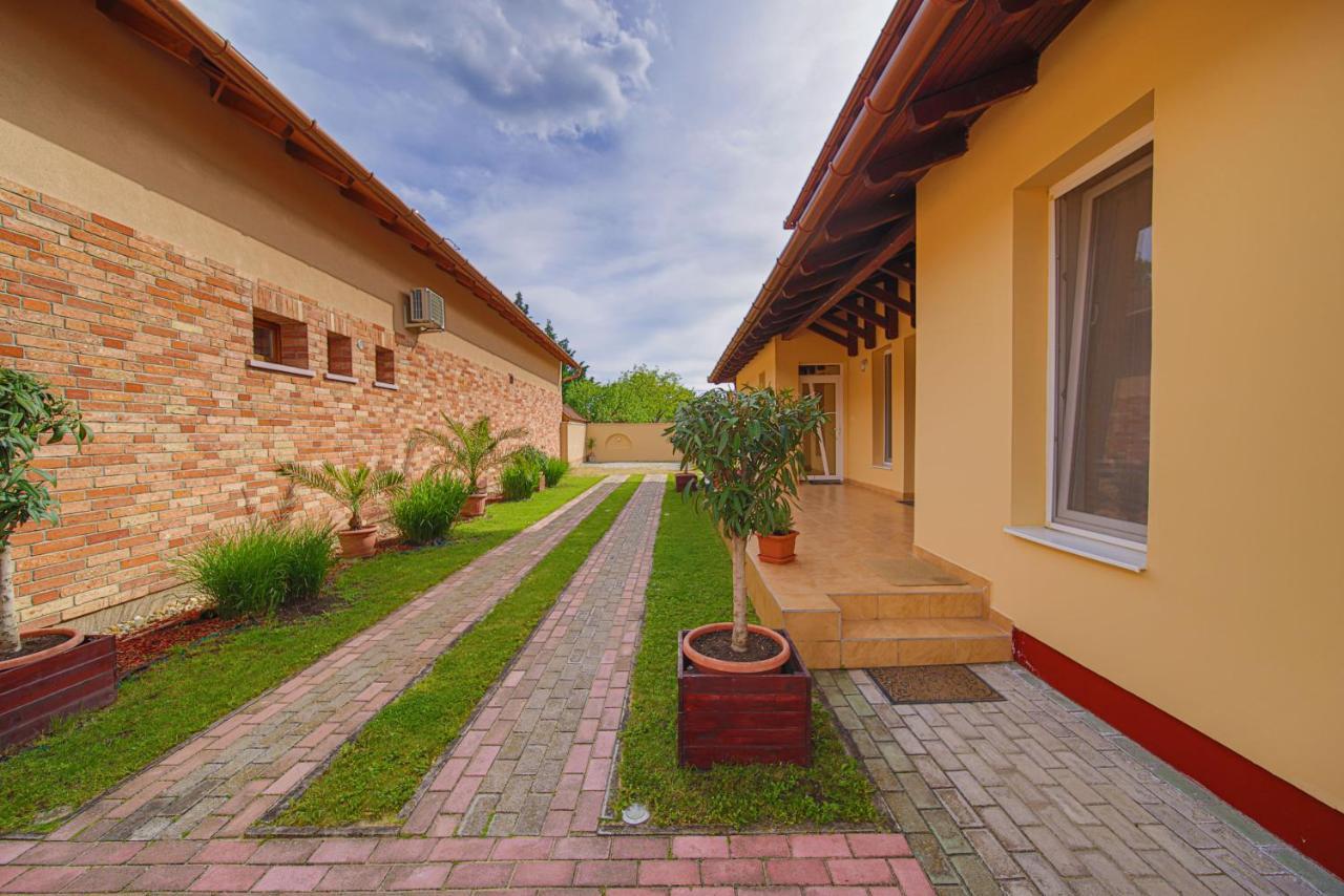 Kálvin utcai Apartmanok Hajdúszoboszló Exterior foto