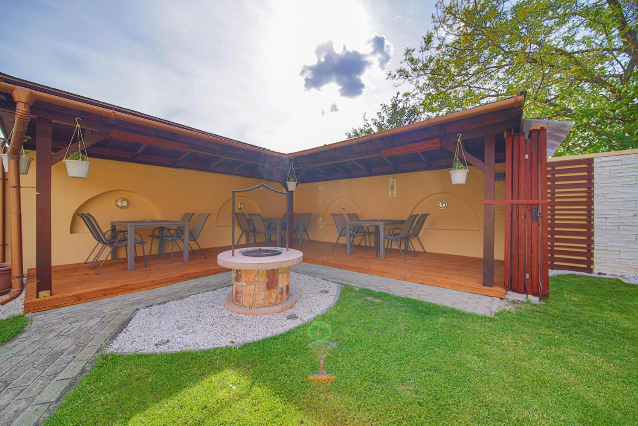 Kálvin utcai Apartmanok Hajdúszoboszló Exterior foto